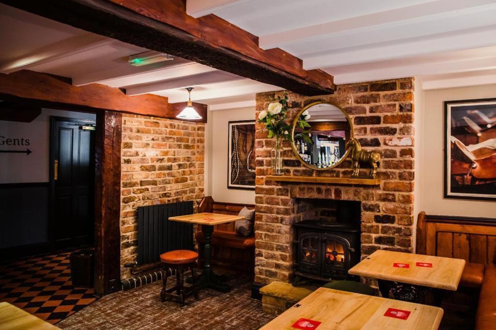 The Black Horse Inn 根斯堡 外观 照片