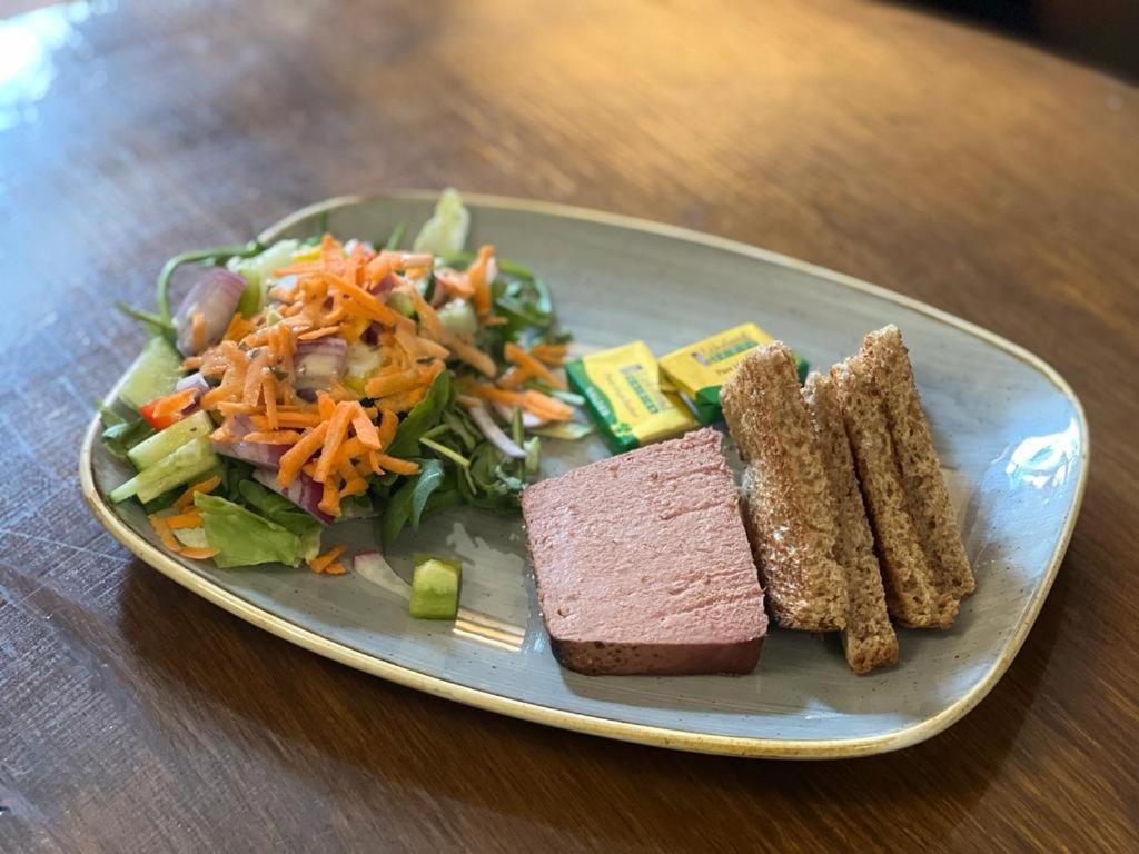 The Black Horse Inn 根斯堡 外观 照片