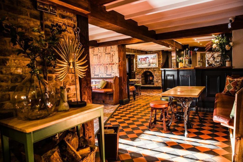 The Black Horse Inn 根斯堡 外观 照片